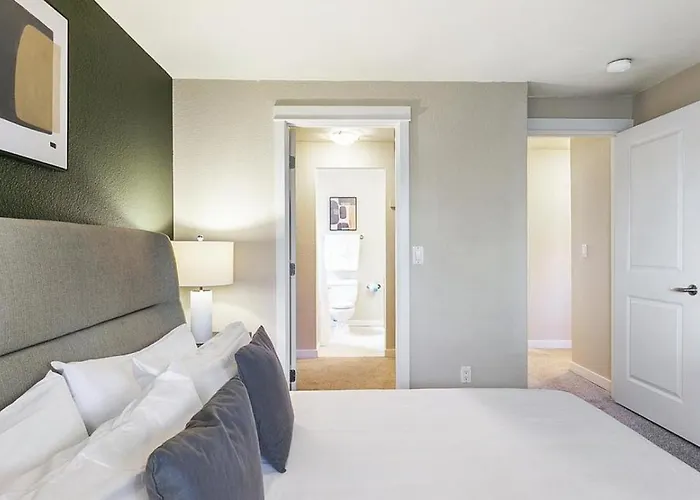 Landing Modern Apartment With Amazing Amenities